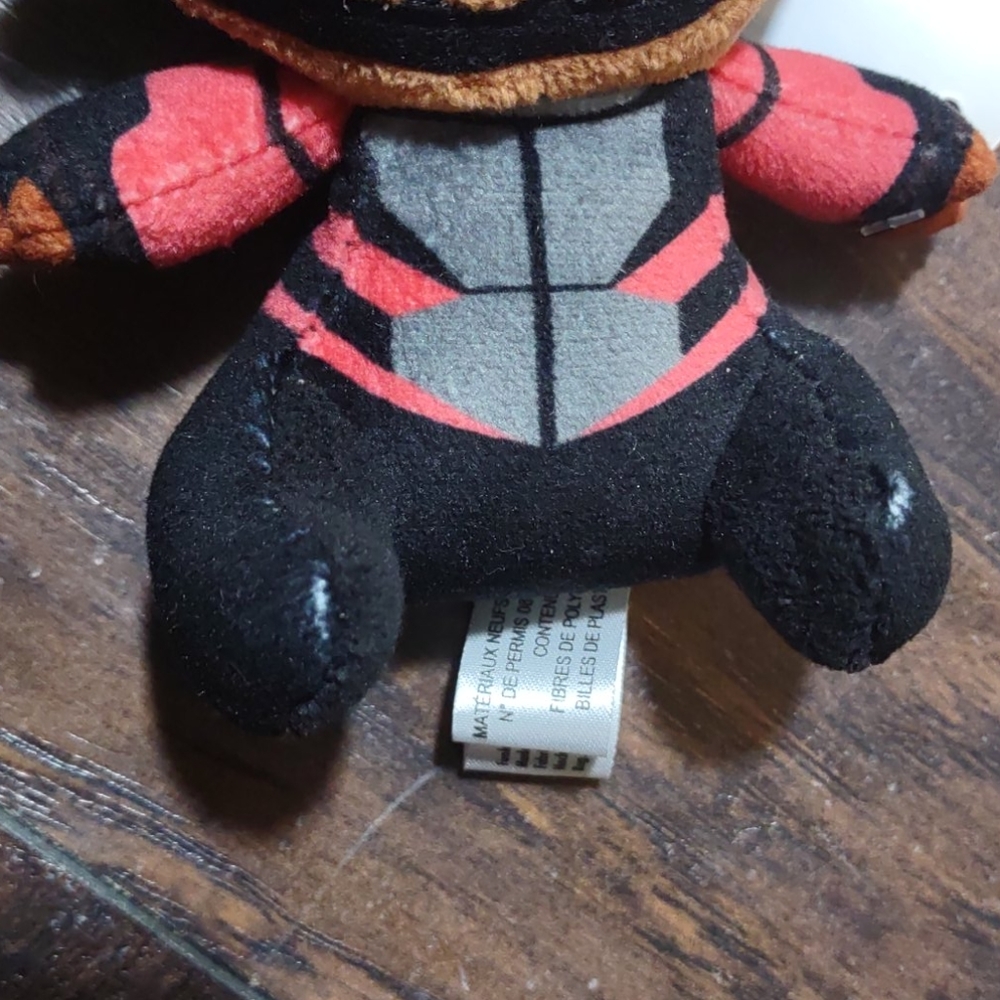 •Funko Mopeez Plush Figure Suicide Squad  DEADSHOT - Picture 12 of 15